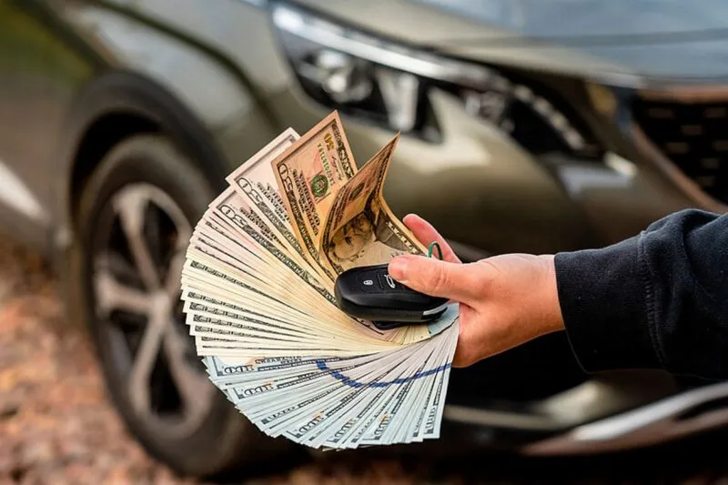 Notebook s tabulkou pro správu domácích peněz a výdajů